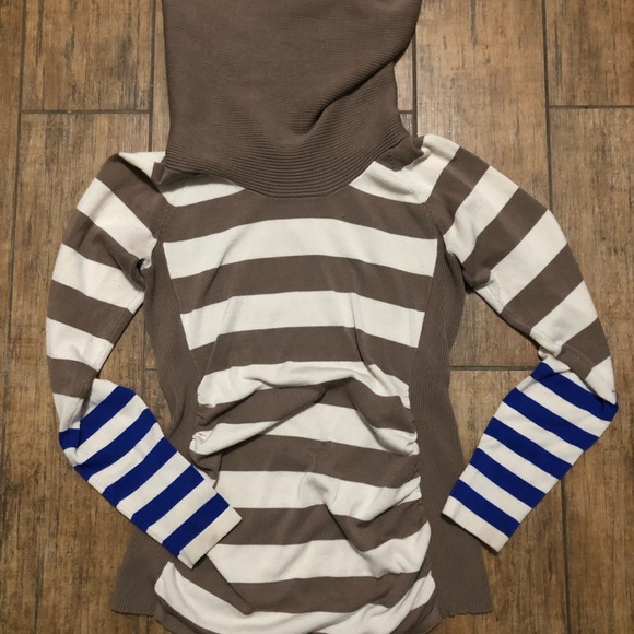 Limited Striped Sweater - Size M - Picture 2 of 8